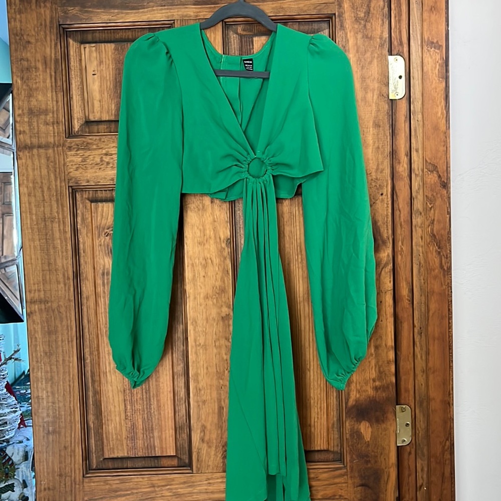 Green long sleeve dress